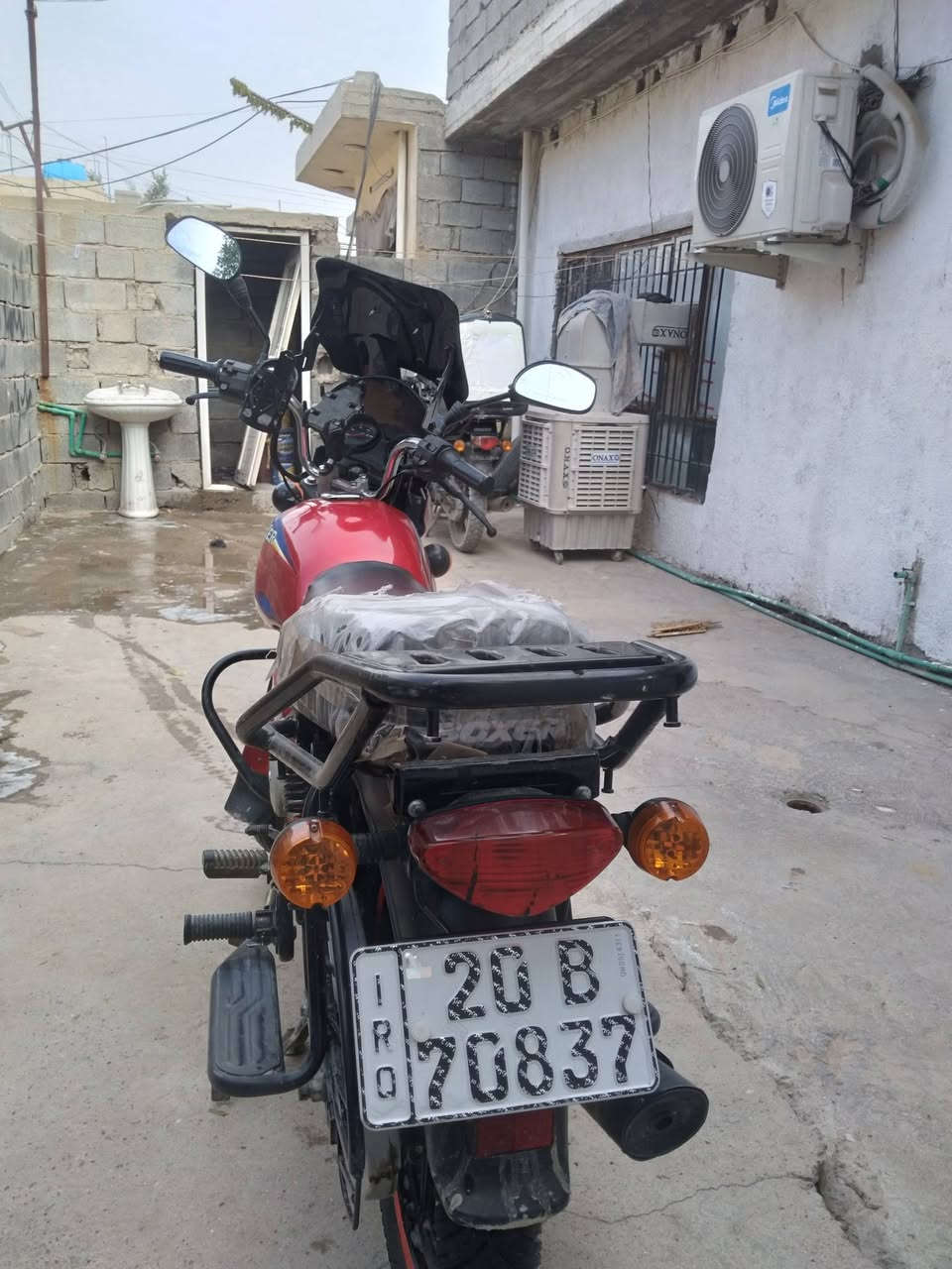 سلام عليكم بوكسر مديل 22 كفاله عامه جديد جديد جيب وياك فيتر وتعال دراجه مامشتغله دلفري ابدددددد
كفاله عامه مرقم ديالئ دراجه ماشية 11 الف حقيقي 
السعر مليونين و ١٥٠ وبيه مجال حك الجيه لو تفر بغداد كله متلكه مرقم جديد بهيج سعر 
العنوان البياع تقاطع درويش 
الهاتف. ***********
اليحب يسولف لا يتصل بس الشراي يتصل
