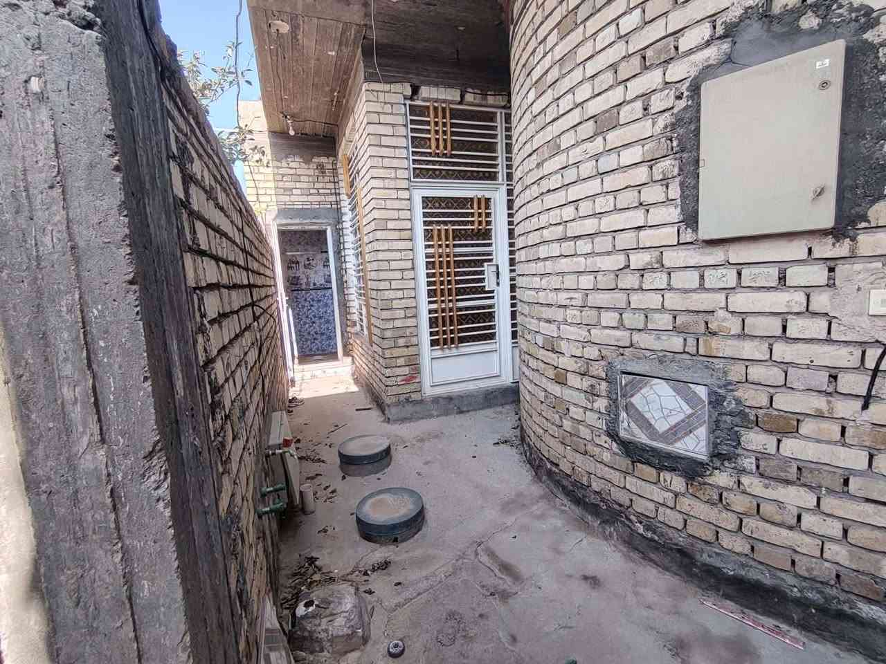 ياالله
السلام عليكم
يعلن مكتب الخبير للعقارات
وجود دار زراعي للبيع مساحه 100م
الموقع شارع محمد الجواد
مكوناته //استقبال ومطبخ وصاله وغرفه نوم ومجمع صحيات داخليه وخارجيه
السعرررر //50مليون وبي مجال
البيت فارغ راسا جيب غراضك واكعد 

للاستفسار مراجعة المكتب مقابيل شارع الدوب 
للاستفسار الاتصال ***********
