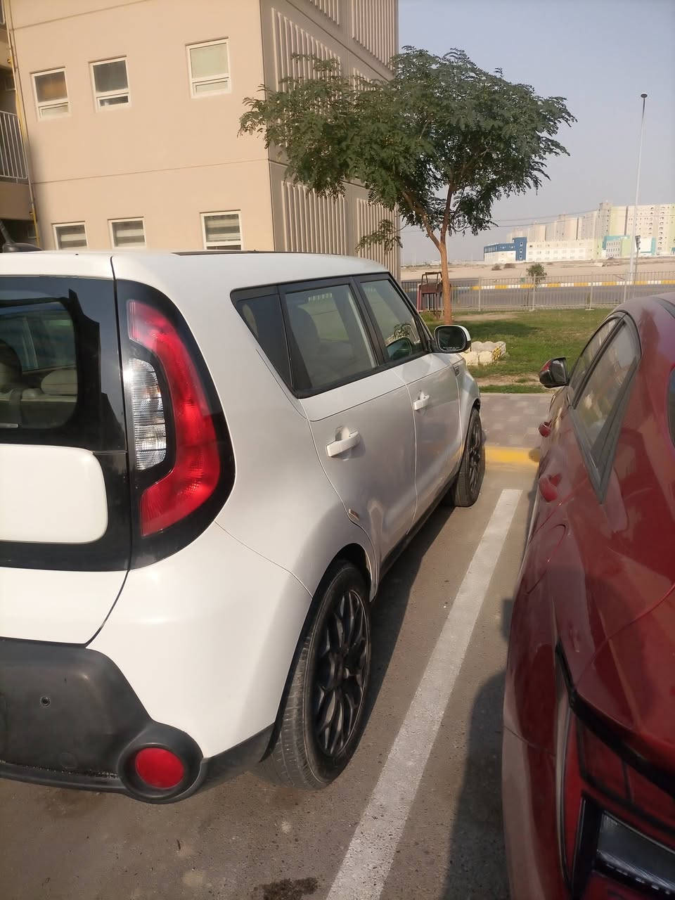 السلام عليكم 🫡 
مكلف بالنشر 
للبيع كيا صول 🛑
2016 وارد امريكي 🇱🇷 
صور الحادث موجودة 
محرك ١٦٠٠ gdi 💪🏻
سيارة. جاهزة كير محرك خير من الله
المواصفات نص فول  حساسات وكامره بيها خلفيه 🌹 ماشيه 59الف استخدام شخصي 🌹
رقم بغداد  بسمي السيارة 👌
💵السعر110 بيها مجال للجادين💥💵
مكان السيارة بغداد مجمع بسمايه السكني🏠

اتصال ☎️***********☎️هذا رقم فقط واتساب
