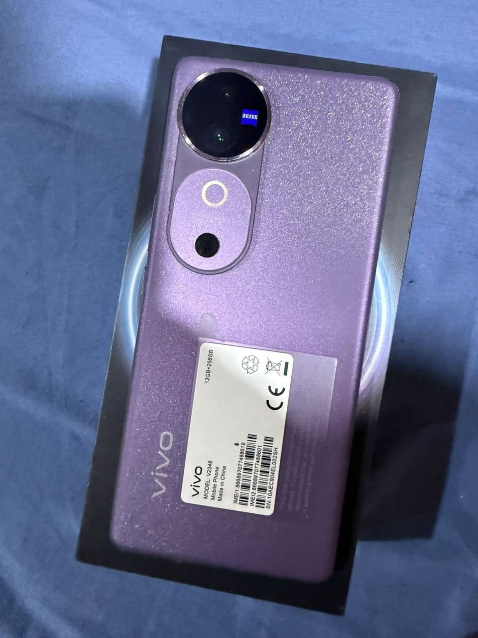 السلام عليكم
فيفو v40  نظافة 100 كامل الملحقات نسخة عالمية ذاكرة 256 بسعر 400 و بي مجال الف بيع فقط العنوآن البصره القبله حي القائم الرقم ***********
