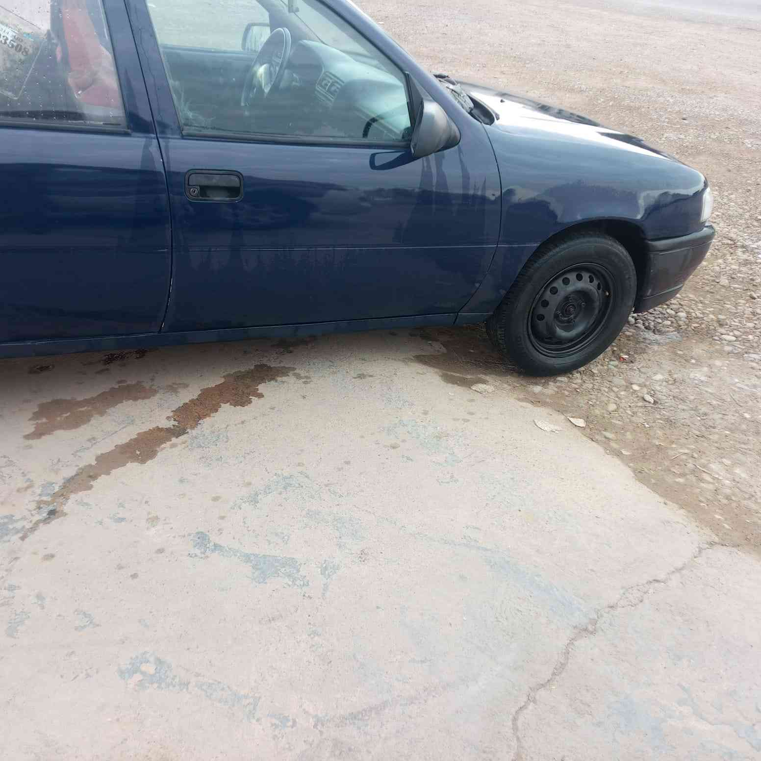 اوبل فيكترا ٩٢ رقم بغداد نظيفه وجاهزه فول محرك16 كير  بشرط
دوشمه تغليف الارضيه مالت جناي السعر٣٥ ورقه وبيها مجال بسيط
  مكان السياره ديالى الخالص 
***********  #مكلف_بلنشر
