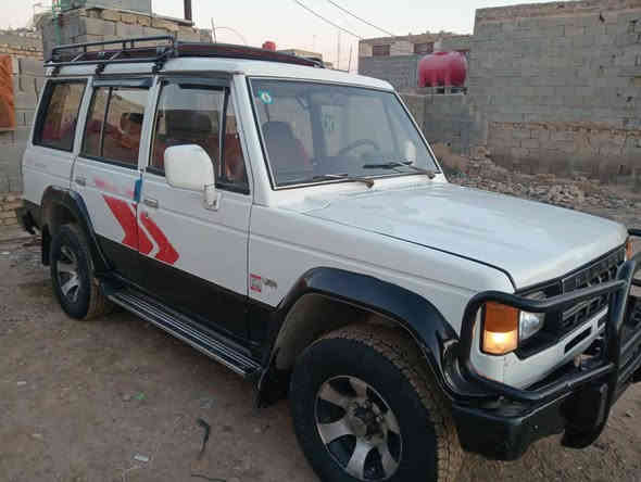 السلام عليكم باجيرو للبيع مديل ٩١ رقم جديد نكليزي محرك ففتي جديد تخم تاير كهربائيات كلهة شغاله سعر ٥٣ وبيهة مجال لشراي  حي طارق شارع الوسط رقم راعي سياره  مكلف بل نشر ***********
