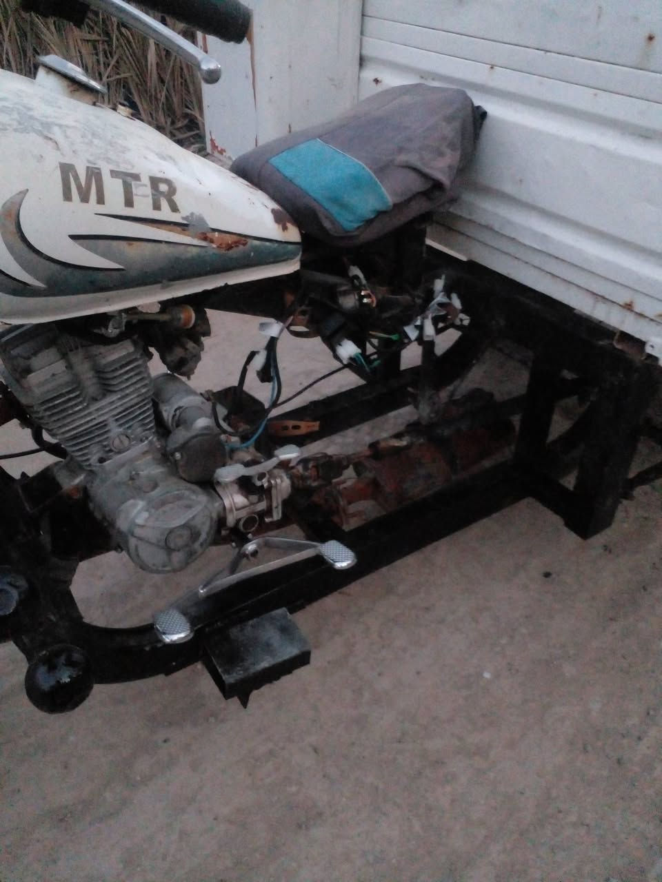 ستوته البيع موديل ٢٠٠٩ شغاله جاهزه محرك مجفت جديد السعر ٦٠٠ الف العنوان واسط النعمانيه الستفسار على هاذة الرقم *********** اوراق
