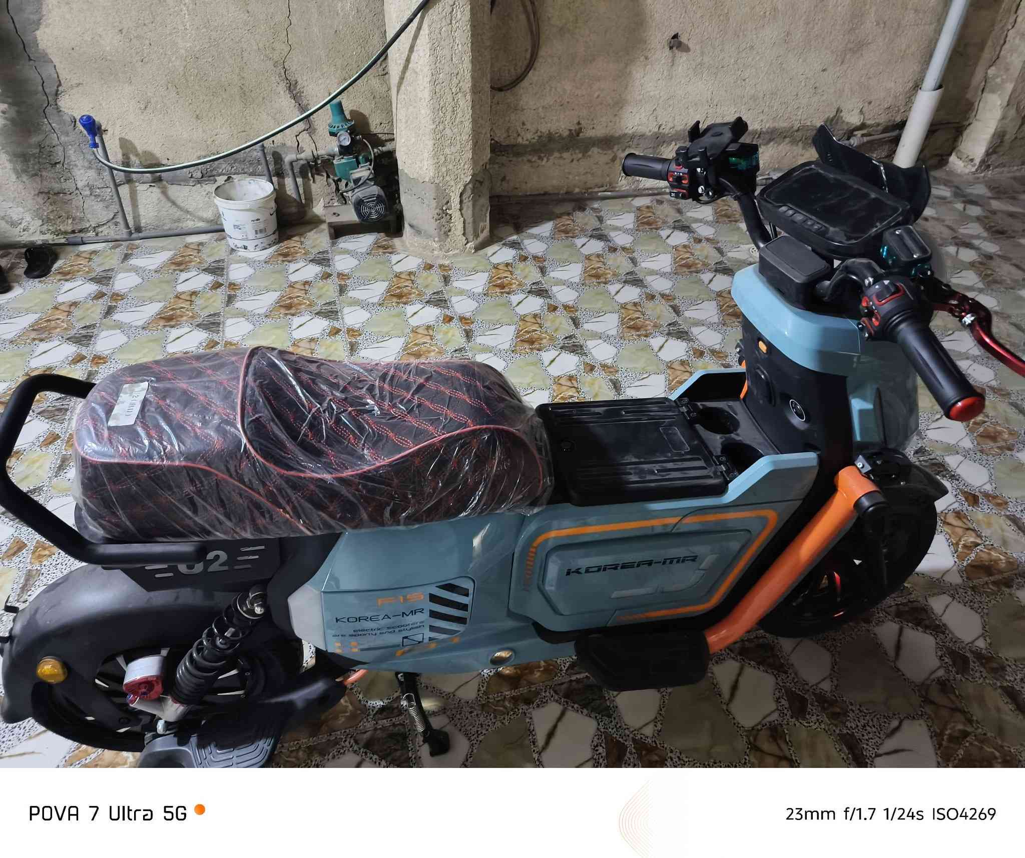 سلام عليكم 
دراجه شحن من نوع F15 من شركة كوريه امار تجي بيها اربع سرع تمشي حقيقي 90 وبيها نظام الP للحمايه والامان وبيها بك R واشارات يمين ويسار ولايت عالي ناصي تجي ملف 3000 حقيقي و سته باتري من شركة ونلي الدراجه جديده غير مستخدمه ابداً مكاني بابل خلف الكراج الموحد والسعر خاص للاتصال *********** او *********** متواجد ماسنجر و واتساب
