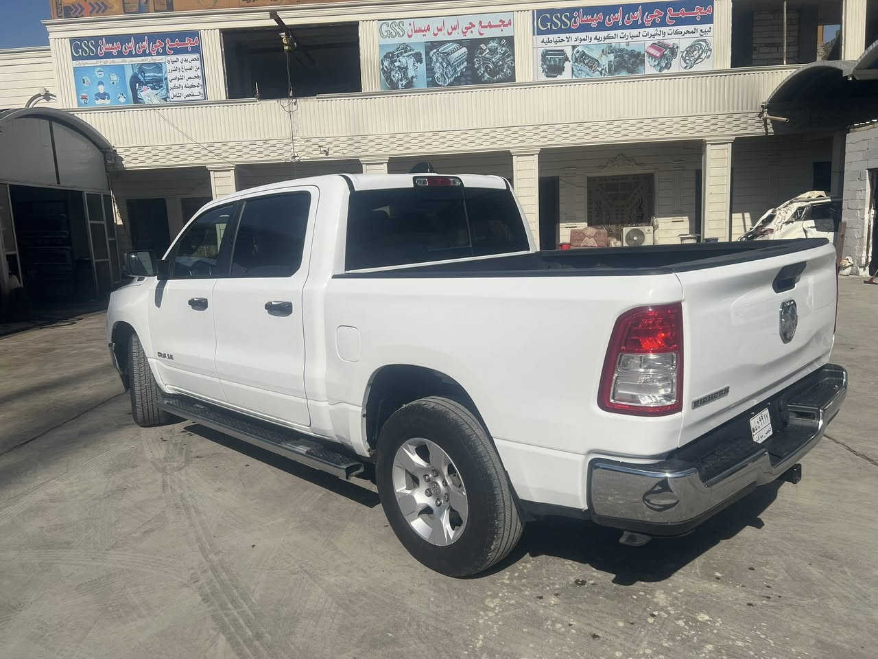 رام بك هورن (باب كبير وبدي صغير)2023 بدون رقم سته سلندر ماشيه 13 حادثه تبديل جاملغ صور الحادث موجوده بالمنشور سعره 225 بدون رقمي *********** بدون مراوس
