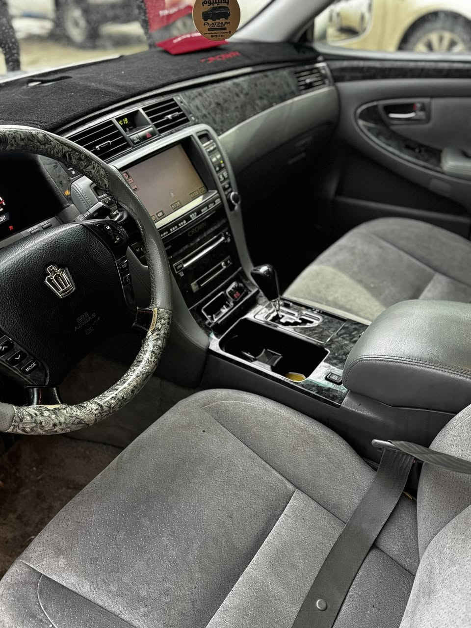 سەرەتا بەناوی خوای گەورە
شاهیینە. مووس مووس پاکەتی شووشە
١٨٢ بێدووکەڵ 
٢٠٠٥ کامیرا 
١٤٢ هەزاری هەقیقی رۆشتوە 
٢دووگمە 
١ پارچە و پەڵەیەکی بچووکی بۆیاخە هی ئەورووپا
یەک تەقە و رەقە گەڵایەک ببڕە  
بی دوعموو بی لیدراو بەشەررتی هەموو شتیک 
کەڤەر گۆرا و شەنس و تەبرد بەشەرت 
گێڕوو مەکینە بە شەرت 
٤ تایە و ویلی لۆکی لە ژیرایە 
دەعمی پیشەوە هەتا دەعمی دواوەی بەشەرت 
شوین سلیمانی  
٥٣ گەڵا و معامەلەیەکی برایانە
***********
