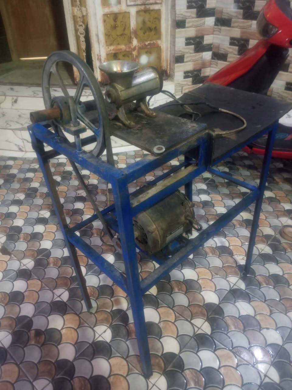 مثرامه للبيع السعر 200 الف العنوان القبلة حي المهندسين شارع جاسم ابو التريلات الرقم للتواصل *********** البصرة, العراق
