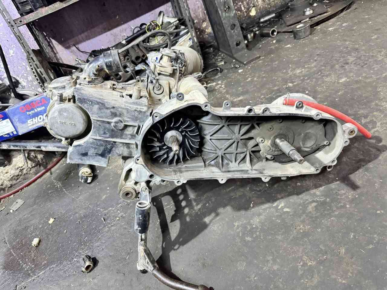 السلام عليكم طابوكه مال سكنس فحل  كابريتر تحتوي عله سلف وملف  مثل ما واضحه كدامكم  المكينه شغاله بس بيه دخانه ابيعه عله وضعها ب125وبيه مجال مكاني بغداد البياع ***********
