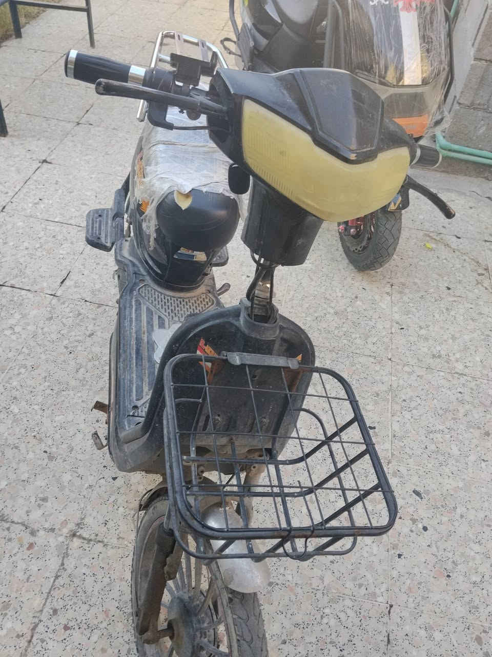 سلام عليكم دراجة شحن للبيع مستعملة بطاريات نضيفة سعر 200 وبيها مجال الاستفسار ***********
***********
