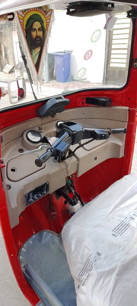 سلام عليكم عيني تكتك موديل 2018
تعمير كله محرك 18مجفته مره وحده كله وكاله صبغ عام 
رقم وسنويه كربلاء سنويه لحد 30 تكتك كامله معايزه برغي 
كبل لشارع تشتغل بيه مكاني كربلاء طوريج ام لهوه شارع الباشا رقمي ***********شراي ينتصل وبيك خير وتتدلل
