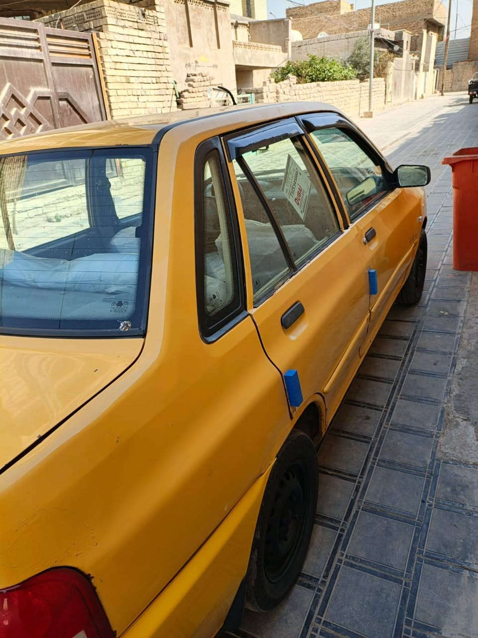 السلام عليكم موديل 10   رقمها كربلاء انكليزي سنويتها لل 30 راعيه بصفي مصفره هيىه وغرامه السياره بلاديه كشرها شوفت عينك كير  كفاله مكينه بس تفيلس كهرباياته كفاله حداديته حلوه ترايك للبصره ماشيه 104 الف  حقيقي يعني مال لبيت مامتعوبه  السعر قفل 25 $ مكاني كربلاء العطيشي رقم *********** وذا اكو مراوس هم اراوس
