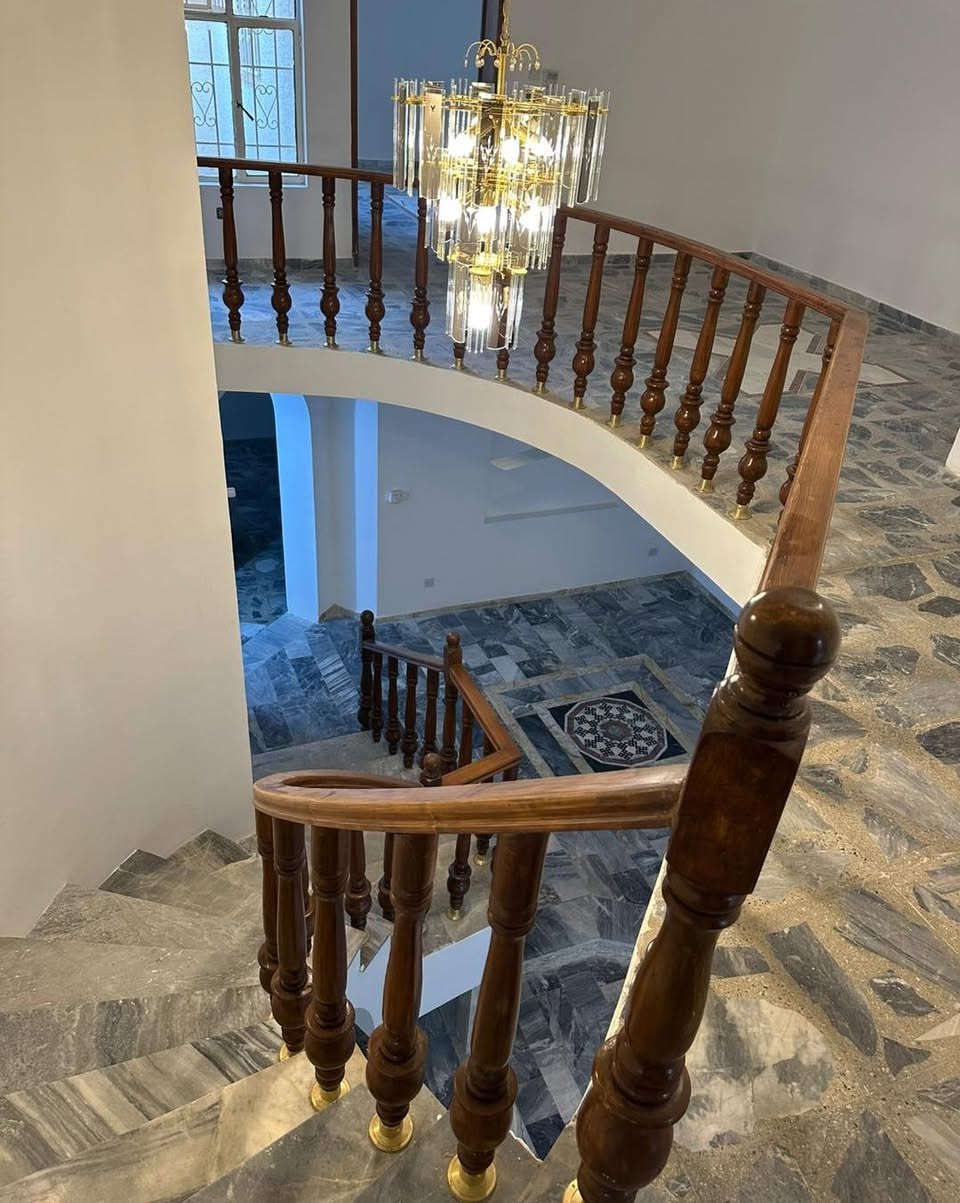 🔴 دار للأيجار في الكرادة🔴

♦️المساحة 210 متر ♦️

✔️ايجار شركات او مذاخر او مؤسسات✔️
__________________________________
✨يتكون من غرف نوم عدد 4 وحمام عدد 3 صالة استقبال ومطبخ كبير ✨

📍الموقع الكرادة خارج مقابل صباح العربي

♦️للأستفسار الاتصال على الأرقام ♦️
__________________________________
📞***********. ***********📞

🏗️الرفاه للأستثمار والتسويق العقاري🏗️
