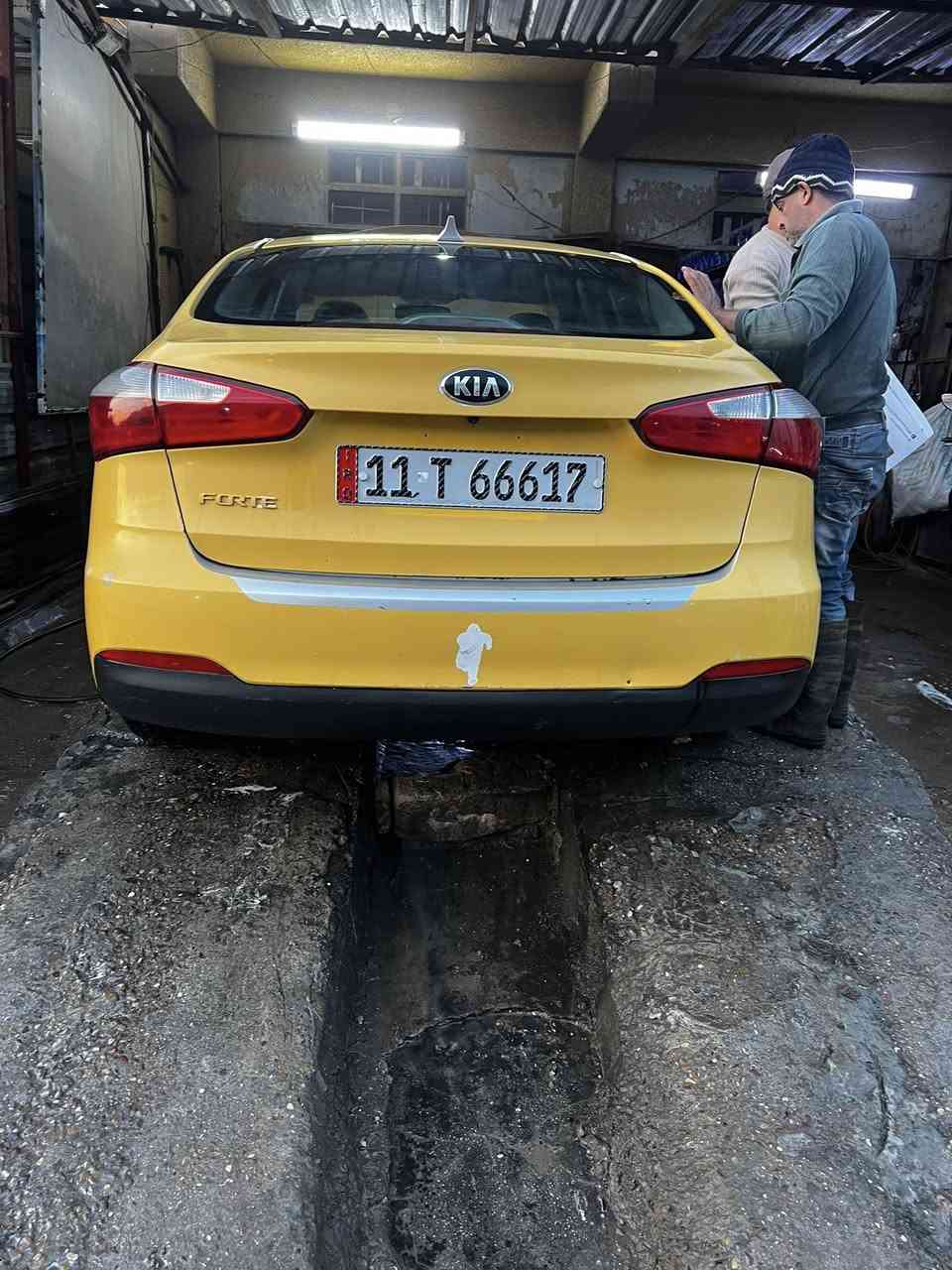 فورتي موديل ٢٠١٦ كيرررر عادي 

وارد أمريكي محرك ١٨٠٠ بيها نضوح من الجبنه 
حادثها بجم 
السياره ماشيه ٩٠ الف 
سنويه جديده مصفره هيئه وغرامات 

السعر ٧٩
مكان السياره بغداد الشعب 

الاتصال فقط لا تراس   ***********
