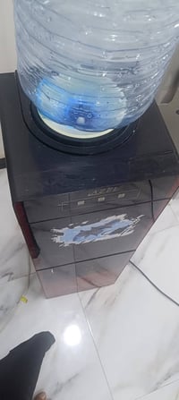 براد ماء للبيع نظيف نظافه فول خلال دقايق يبرد تبريده ثلج 07831748461