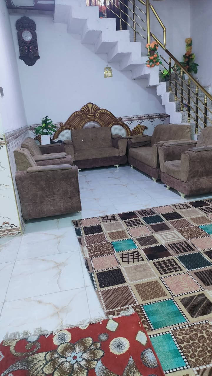 بسم الله الرحمن الرحيم
(بيت للبيع مساحه 200م).بناء جديده وحديثه
 وقف سني مسجل بيت كامل ديوان 8/في4. )صاله8/غرف 2/+صحياته خارجيه وداخيله
منطقه حلوه مرتبه سواق مدارس حكوميه+ أهليه
وكافته الخدماته موجوده العنوان والرقم 
‏‪
0782 993 6302‬‏ السعر خاصه ومناسب حياكم الله الشرايه

في منطقه ام نعاج مقابل 
السجن المركزي حمدان
