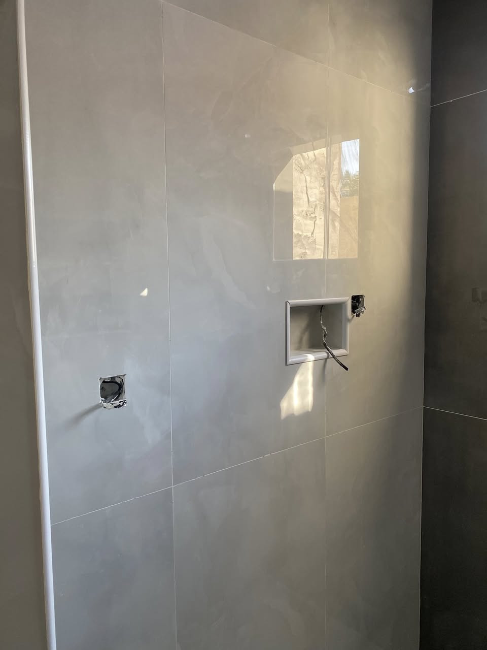 السلام عليكم خلفه سيراميك متفرغ حلاين اليحب يتصل ودلل ***********وتساب
