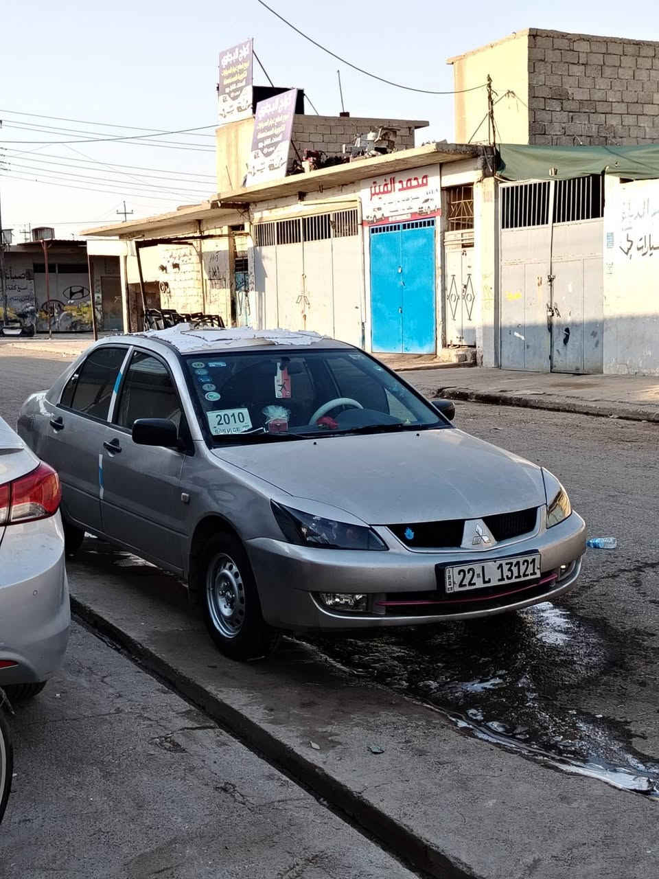 السلام وعليكم مستبوشي لانسر 2009 
رقم اربيل سنويه 2031 هزه لـلـ 27 بأسمي
شرط تحويل تبريد محرك كير شرط كير توماتيك
اربع جامات كهرب شاشه كامره مرايات تحكمات
نشره متغيره الوان بدون ضربه بيها مكانات صبغ وكلير مال تقحيل بدون معجون 
سعر 75 وبيها مجال مكان موصل ايسر ***********
