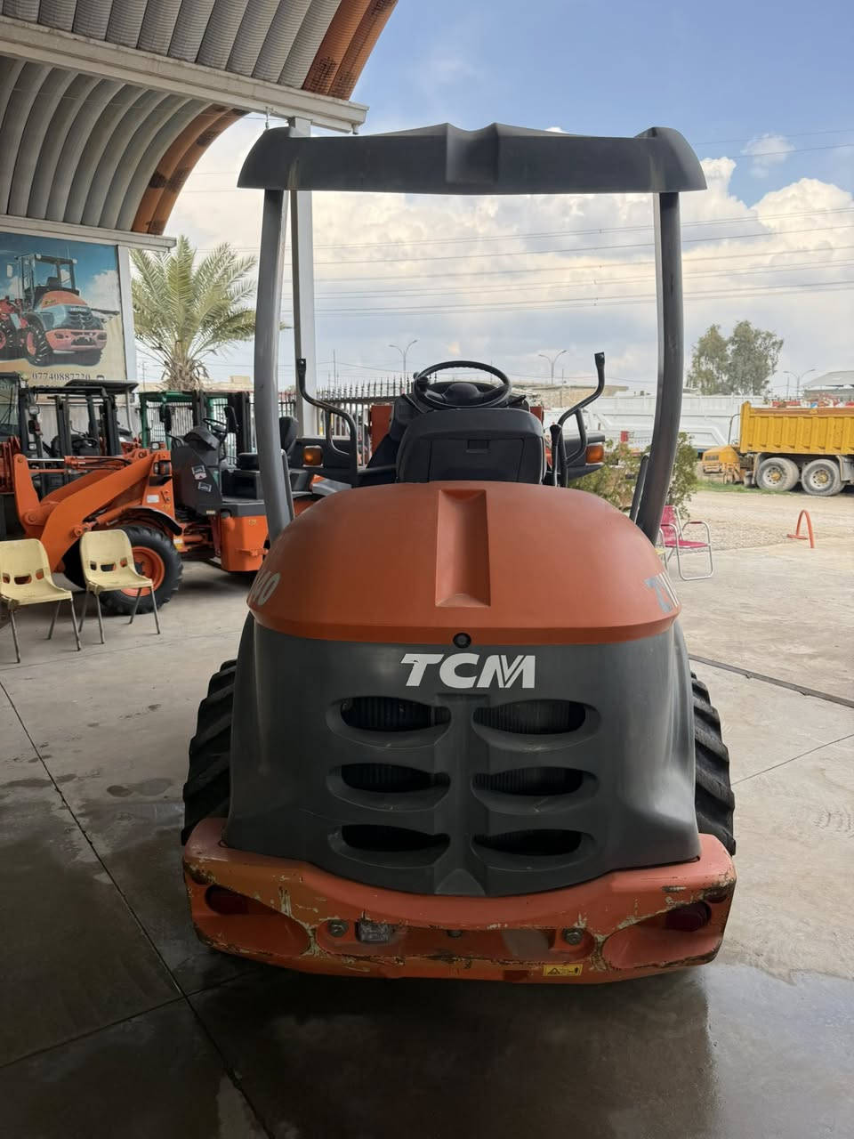 #اعلان 🛑
Wheel loader hitashi zw40
شفل هيتاشي40 بحالة جيده جداً دخول جديد عدد ساعات العمل  4000وارد يابان موديل 2011
للاستفسار
***********
***********
