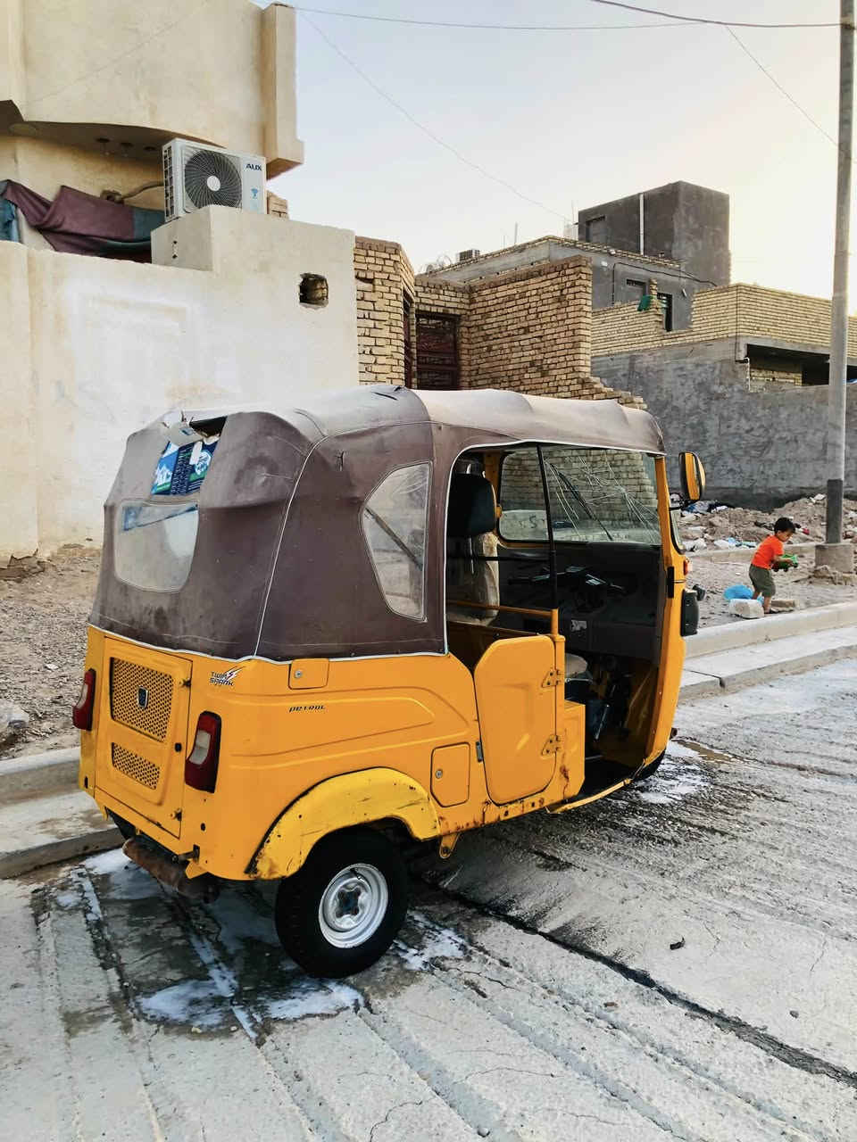تكتك 21بيه ضربه لباقي مكينه مجفته مره وحده اوراق اوراق مو رقم سعر 7وبيه مجال
0774 072 7344
