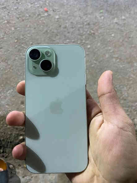 ايفون 15 عادي كامرتين جهاز نضيف كلش بطاريه 88 للبيع او مراوس بدراجه موجود وتساب ***********
