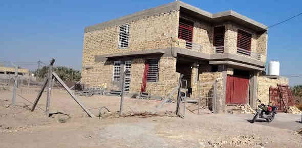 (( نقدا أو اقساط))
إعلان رقم/ 66
جنس العقار/ سند زراعي 25 
نوع العقار/ دار سكن 
المساحة/ 400م واجهة 20م ونزال 20م 
الموقع/ بابل - الحله ورديه داخل بداية الطريق المؤدي الى مرقد السيد علي بن الحسن المثنى (أبو هدمه) ع وخدمات متوفرة من كهرباء وماء اسالة وتبليط.
التفاصيل/ بناء حديث ( طابوق درجه أولى) كونكريت مسلح ارتفاع السقوف 3م و50 وكهرباء دفن عمل ممتاز.
الطابق الأول/ صالة 5x6 وغرفتين نوم 4x5 وكلدور ومطبخ ومجمع صحيات داخلي وخارجي.
الطابق الثاني/ غرفتين نوم وكلدور ومجمع صحيات ،
ملاحظة:- 
1. الدار بحاجة الى تشطيبات من جص وبورك  وارضيات .
2. تقع مساحة الأرض 200م على الجانب الأيمن من الدار بالإمكان استغلالها دار سكن أو حديقة ،
للاستفسار مراجعة مكتبنا أو الاتصال بنا عبر الارقام التالية:-
( واتساب متوفر)
***********
***********
‏‪***********‬‏
