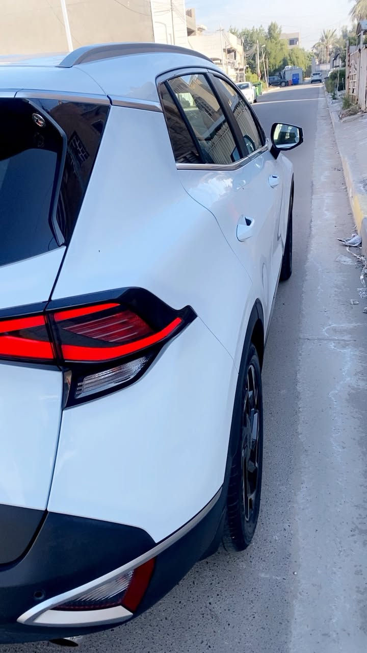 السلام عليكم اسبورتج خليجي ٢٠٢٢ رقم بغداد بأسمي السيارة جديدة ماشيه ٢٥ اسبير منازل مكفوله من كلشي موصفات حساس مري كهرباء سايد بريك بصمه سويج عدد٢ مكان السيارة شارع فلسطين *********** السعر ٢٠٥
