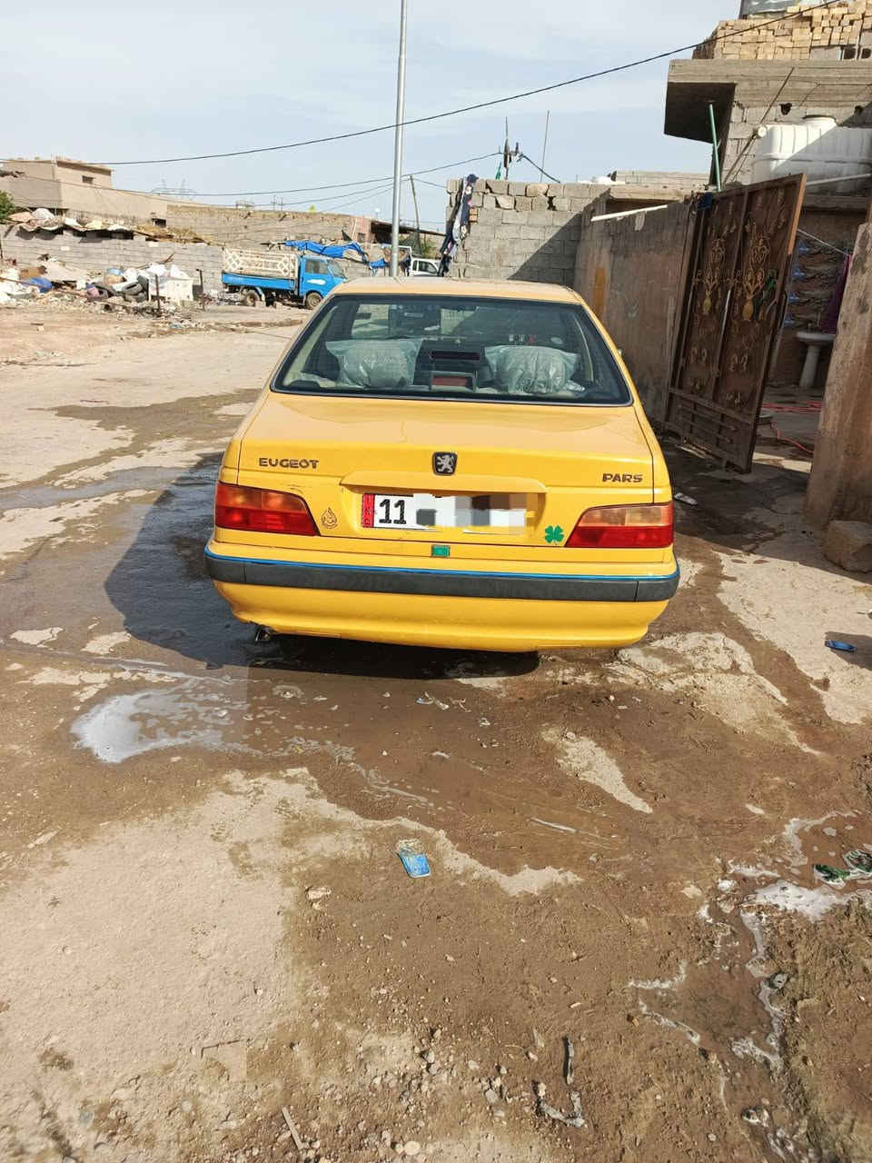 السلام عليكم بيجوبارص للبيع موديل 15رقم بغداد ارقام نكليزي سنويه جديده مصفره السياره كفاله لاضربه ولاصبغ تخم تاير خط ابيض تبريد صدر امامي صدر خلفي كله جديد دوشمه السياره خير من الله بس بيها كازكيت فقط السعر 48 الهاتف ***********
