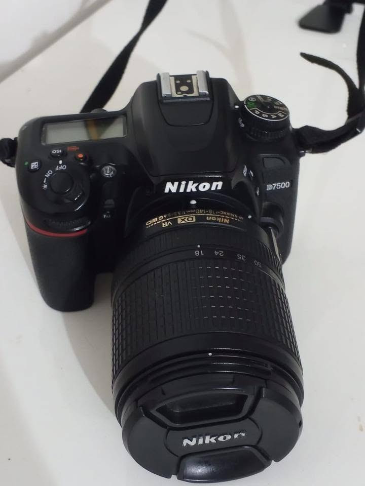 📸 للبيع كاميرا Nikon D7500 📸
السلام عليكم،
كاميرا Nikon D7500 للبيع، بحالة ممتازة ونظيفة جداً، مناسبة للمصورين والمحترفين ومحبي التصوير.

✅ دقة 20.9 ميغابكسل
✅ تصوير فيديو 4K UHD
✅ تصوير متتابع 8 صور بالثانية
✅ نظام فوكس احترافي 51 نقطة
✅ شاشة لمس متحركة
✅ واي فاي وبلوتوث مدمج �

Nikon +١
📦 الكاميرا مع كافة ملحقاتها  البطاريه والشاحن

📍 المكان: (بغداد متوفر توصيل)
💰 السعر: (980)

الجهاز جاهز للفحص وما يحتاج أي مصروف،
 والبيع للجادين فقط.
للاستفسار أو التواصل خاص. 📩


**إذا كنت صاحب هذا الإعلان وتريد حذفه لأي سبب، رجاءا أرسل رسالة إلى الدعم الفني**