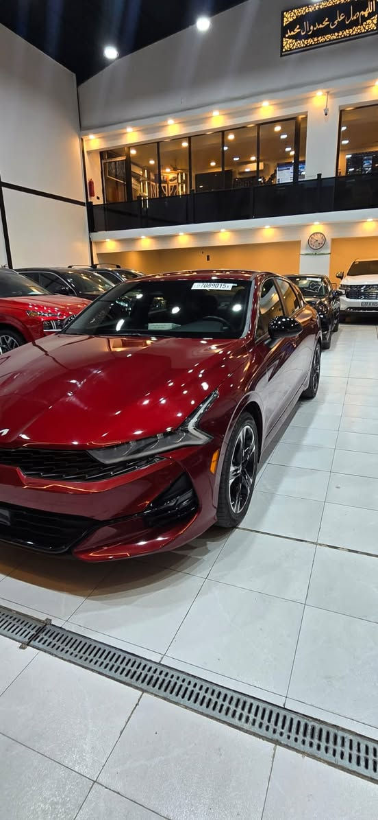 البيع نقد فقط بدون مراوس بدون اقساط 
اسم السيارة :  K5
 الفئة :  Gt Line فول عدا البنوراما
الموديل : 2024
عداد المسافة : 31000 ميل
اللون : ماروني 
المحرك  4 سلندر 1.600 تيربو 
اللوحة :  كتاب شهداء رقم بصرة
السعر :  185  
    حادث السيارة :  تقرير غرق فقط 
 حسام *********** 
الموقع : البصرة - حي المهندسين الشارع العام قرب محطة وقود الخليج
