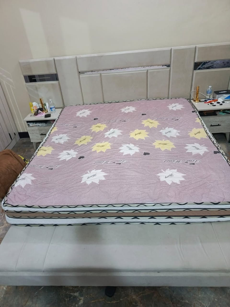 بيع غراض دوشك نفرين فقط وباب حديد ومايكرويف  لاستفسار الاتصال على الرقم ***********
