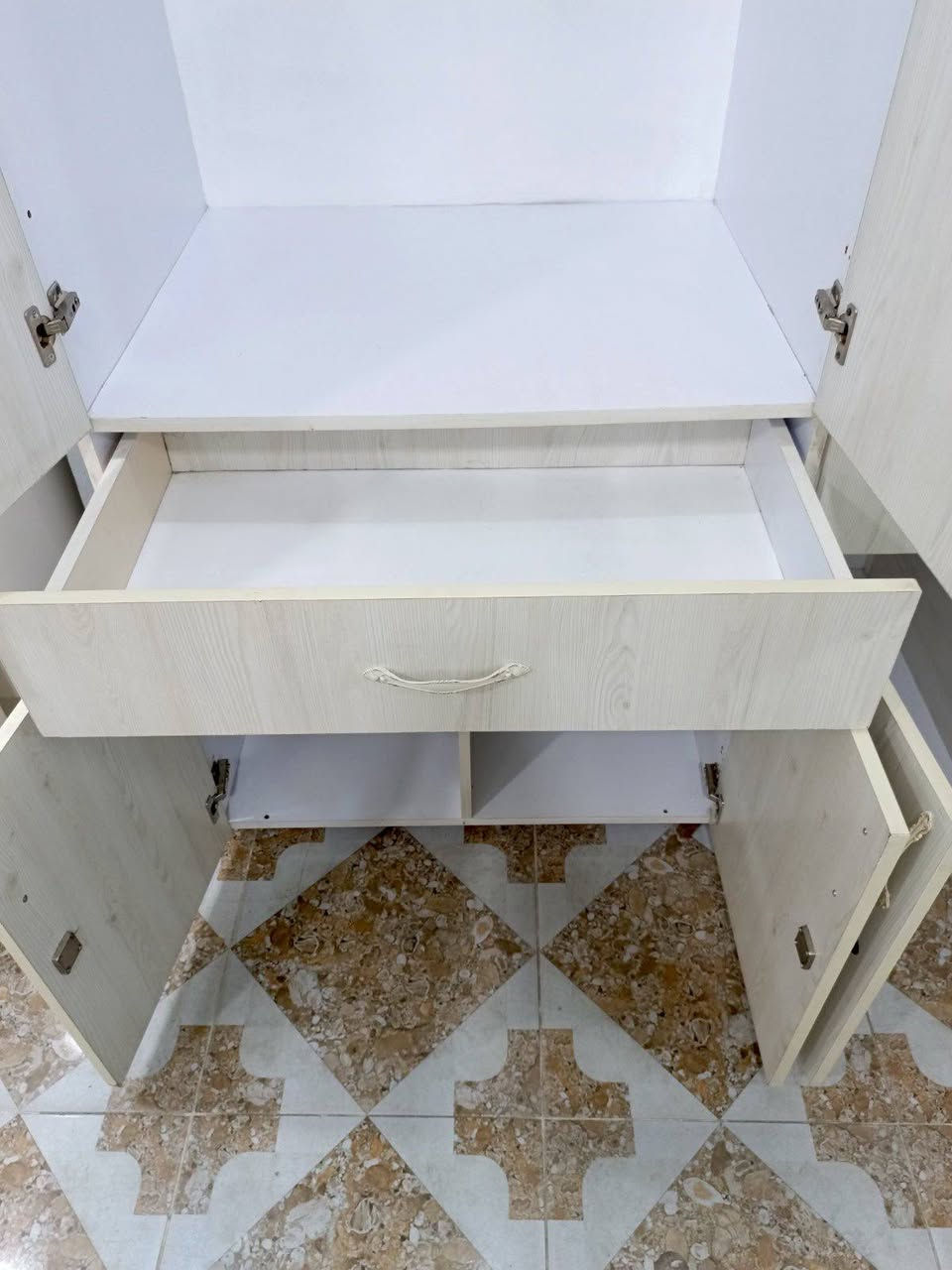 ناونيشان /سليماني كانيسپيكه /پيشانگاي مه ليك

سعري/٥٥٠  هه زار 

/MDFكانتؤري/٨  تاك ده ستكرد/ موادي /

دريژي/٣٦٠ سانتيم/قولي/٧٠ سانتيم/ به رزي/٢٢٦ سانتيم

زؤر تازه و جوانه مالي دؤسته 

هه ربه ريزيخوازياره ئه تواني په يوه نديمان پيوه بكات

گه ياندنيشمان هه يه بؤ سه ر جه م شاره كان

***********   viber
