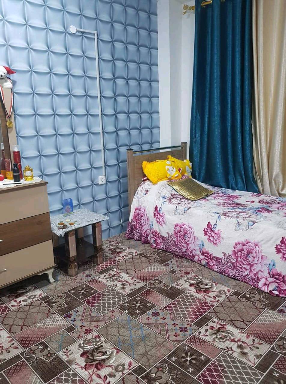 السلام عليكم 
شقة للبيع على الكورنيش 🏢
مساحتها 95m ركن جهة على السوك المسكوف وجهة على الكورنيش طابق اول
غرفتين 🏠🏠 ومطبخ وصالة وحمام
وبيها خط وانترنيت.....
سرقفليه تنطي 16 مليون وكل شهر 100 بشقق الكورنيش 
ملاحضة / ما مطلوبة للدولة من ناحية كلشي 
سعرهه 17 وبيها مجال