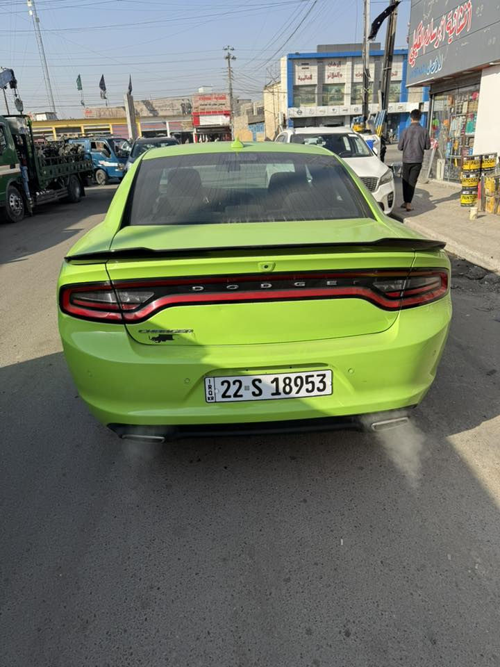 السلام عليكم من رخصت الادمن جارجر 23 داخله كلين بيه شبر صبغ بجاملغ الخلفي بتحمل فقط الباقي مكفول كله جديد السياره اربيل بسمي تحويل بشرط ماشيه 23 مكفوله من كلشي شخط ما بيها مكاني بغداد السياره نص فول سعره 285 وبيها مجال ***********
