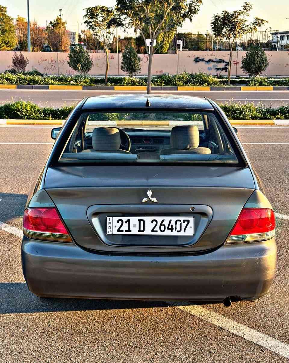 مستربوشي لانسه ر موديل 2010 گير ئوتوماتيك مكينه 13
4قوطعه سبوغ بس جماليه بدون دواخل بدون ارباگ
رقم سنويه جديد 2031 جديد بسمي
شرط تحويل وكاله 
گير محرك تبريد صدر شرط
سياره مال بيت 
مكان قصاء كلار ***********
