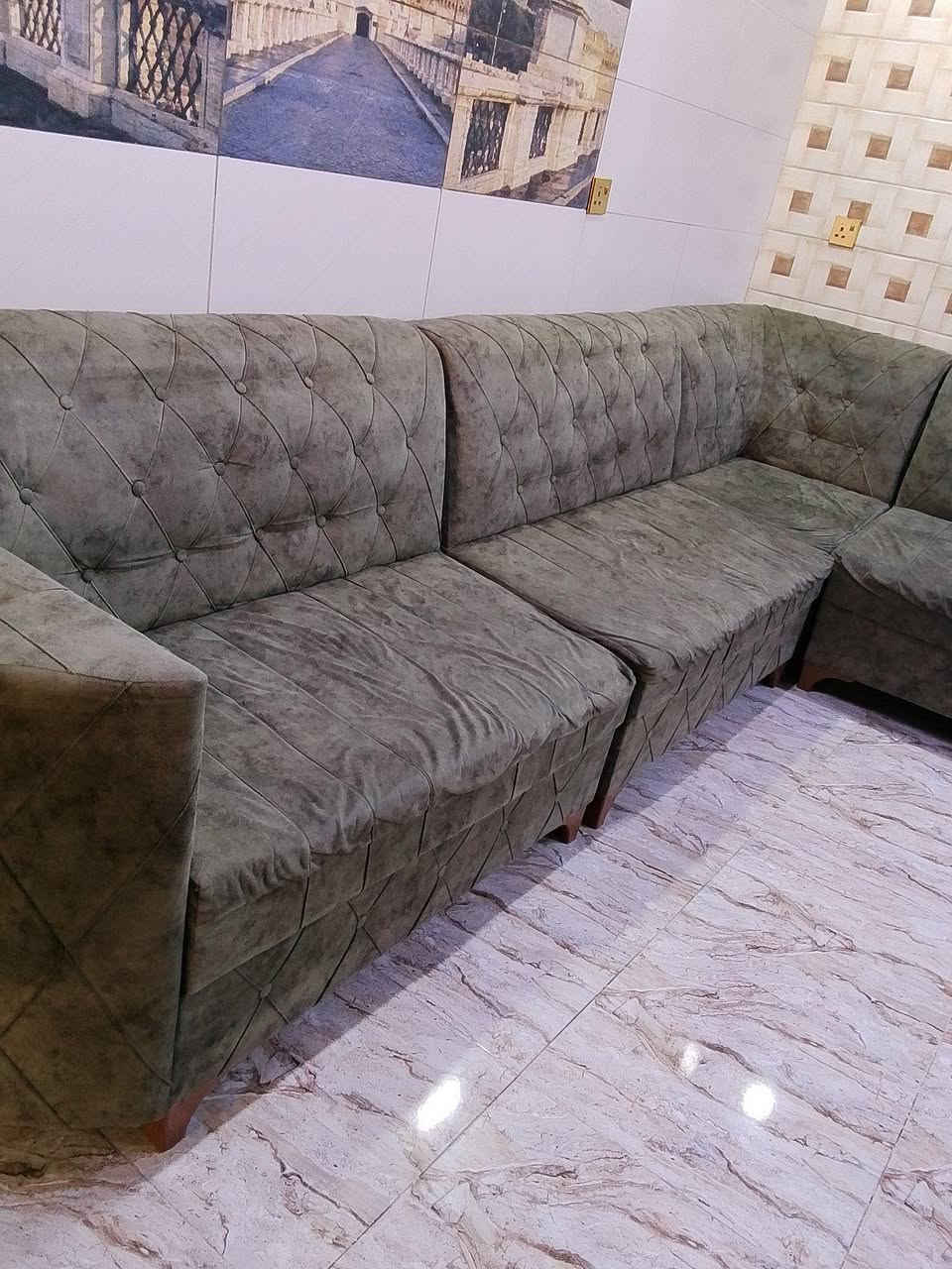 تخم عشر مقاعد شغل سليمانية نضيف السعر 150 وبيه مجال الاتصال واتس اب *********** بغداد, العراق

