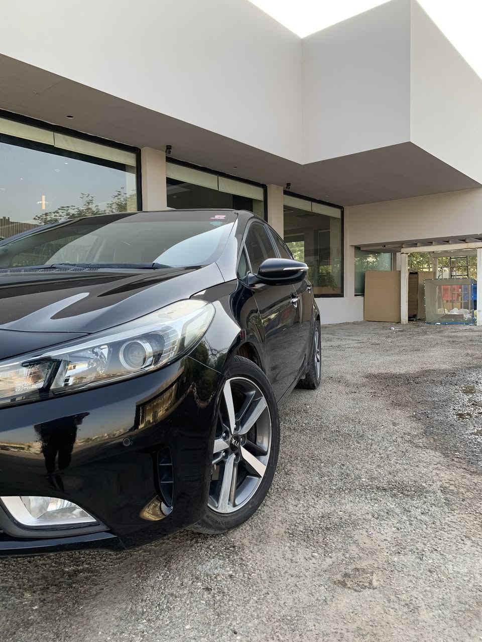 سيراتوا 2017 ايراني مو العادي يعني الفول مواصفات
تدفئة كشنات امامي خلفي  وتبريد كشنات امامي

نقطة عمياء ومري شفط هيتر ستيرن

بصمة فتحة كشنات جلد حساسات امامي خلفي مكينة 2.0 دوش  vip السيارة

السيارة بيها  صبغ جاملغ وباب خلفي  جهة السايق بدون حادث قوي لا ايرباك و لا دواخل وبيها سونار

والسيارة استخدام شخصي ما عايزة برغي

ب135 ورقة

مكان السيارة بالنجف

***********
