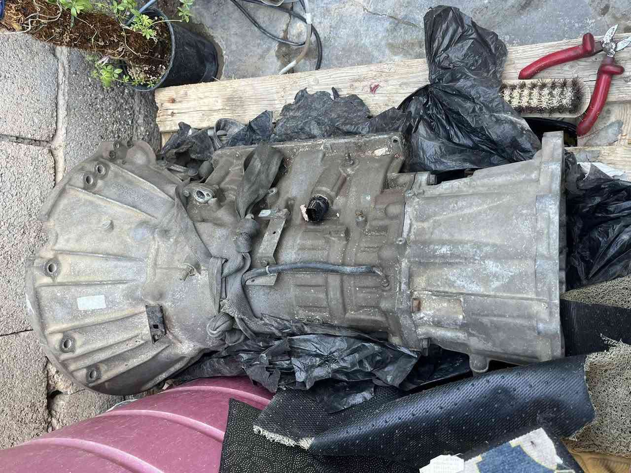 كير للبيع نيسان باثفايندر   نضيف. مال سيارة موديل 2012 فول  السعر ٢٥٠ $ وبي مجال بسيط الرقم ***********
