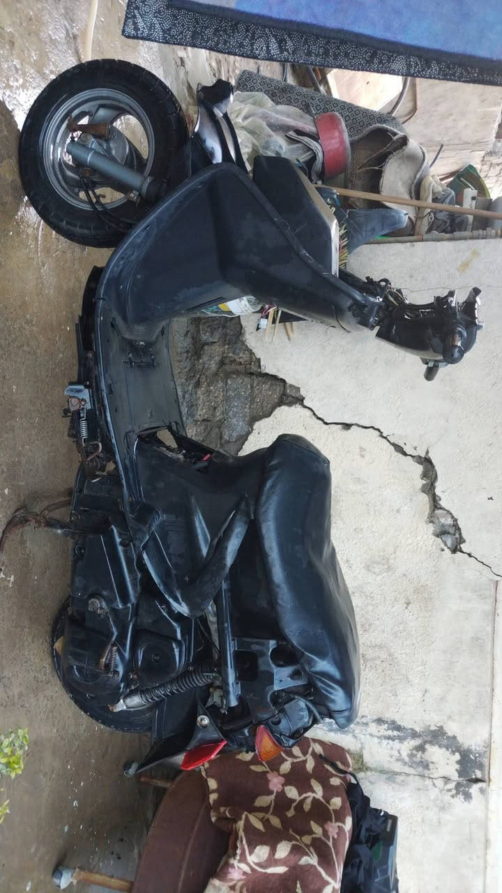 سلام عليكم دراجه فراشة حلوه وناعمه الدراجه امبدللها دبلات جدد وضفيره جديده وتايرات جدد مكاني حله بابل السعر 250 وبيها مجال رقم الهاتف ***********
