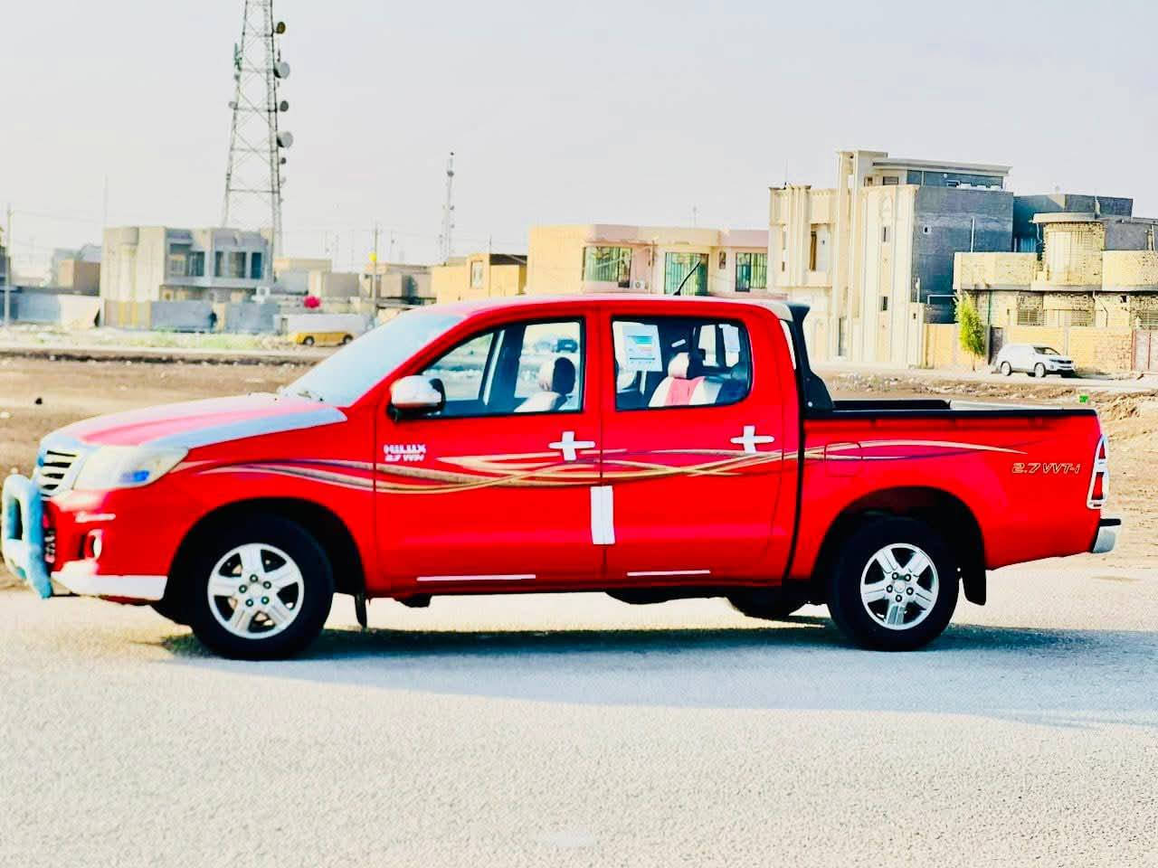 السلام عليكم تيوتا هايلوكس ناصيه 2015 سياره جديده مكفوله بيه جاملغ اصلي مبدل بدون دواخل فتح وشد محرك مامفتوح كير اوتماتيك حداديه جديده تخم تاير جديده رقم انكليزي بسمي تحويل مباشر السعر 205 مكان بغداد 
***********
