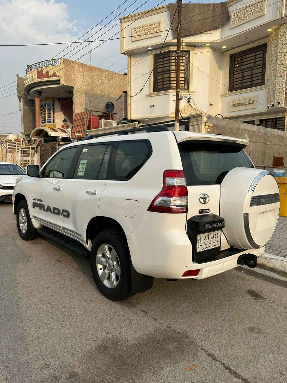 السلام عليكم للبيع تيوتا برادو 
موديل ٢٠١٤ 
الون ابيض 
رقم بصره 
محرك ٦ سلندر ٤٠٠٠
كويتي فور ويل شاشه كامرات بلادي 
تحكم مري  مرايات شفط تحكم ستيرا 
سبير تعليك دبل تانكي 
ثلاجه كفاله ضربه وصبغ وتبديل 
السعر ٢٨٠ 
بيع او مراوس  *********** 
مكان البصره حي المهندسين
