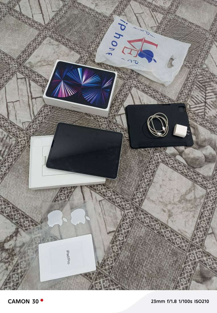 ايباد 21 ام وان ذاكرته 128.بيع او مراوس بلي فايف اخو جديد مكاني بصره شط العرب *********** البصرة, العراق
