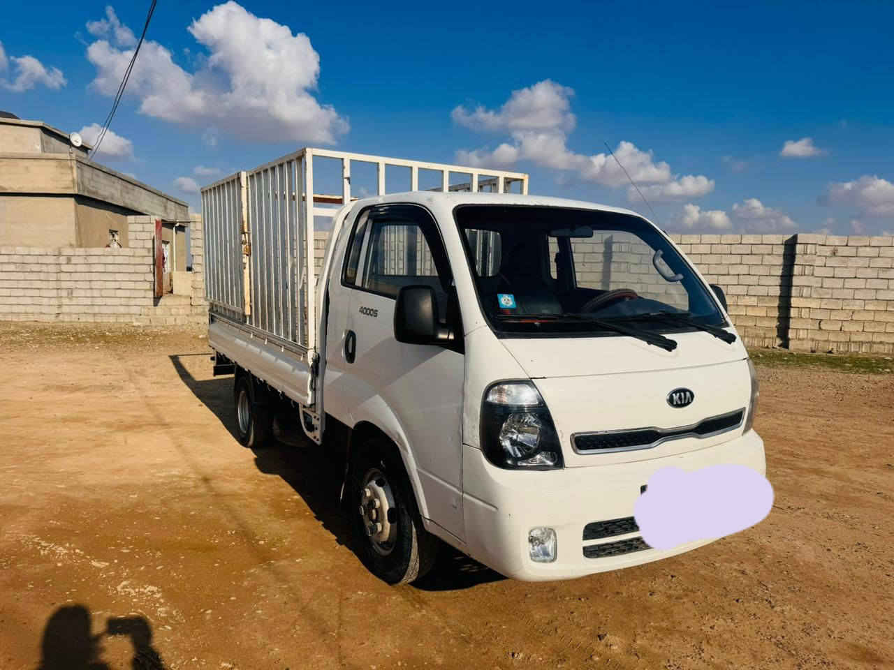 السلام عليكم ورحمة وبركاته
كيه فحل للبيع موديل  2020
رقم بغداد المكان صلاح الدين شرقاط
مكينه 4000مفتوح
تحويره 14جديده
محرك معمر جديد صارله 5ايام 
السيارة جهازه ومكفوله بدون صبغ شرط التحويل 
 للستفسار عل سعر 
***********
***********
