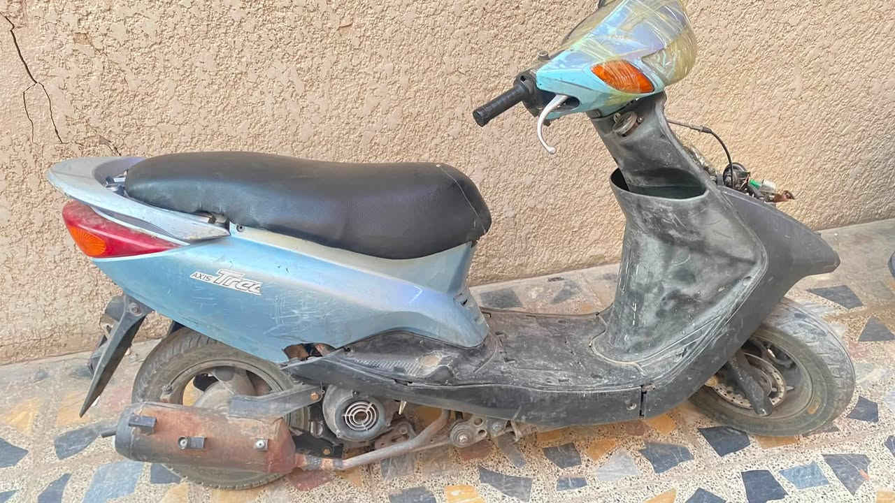 دراجه بريز  لايت عالي للبيع تشتغل هندر
سعر ٣٠٠  بغداد ***********
