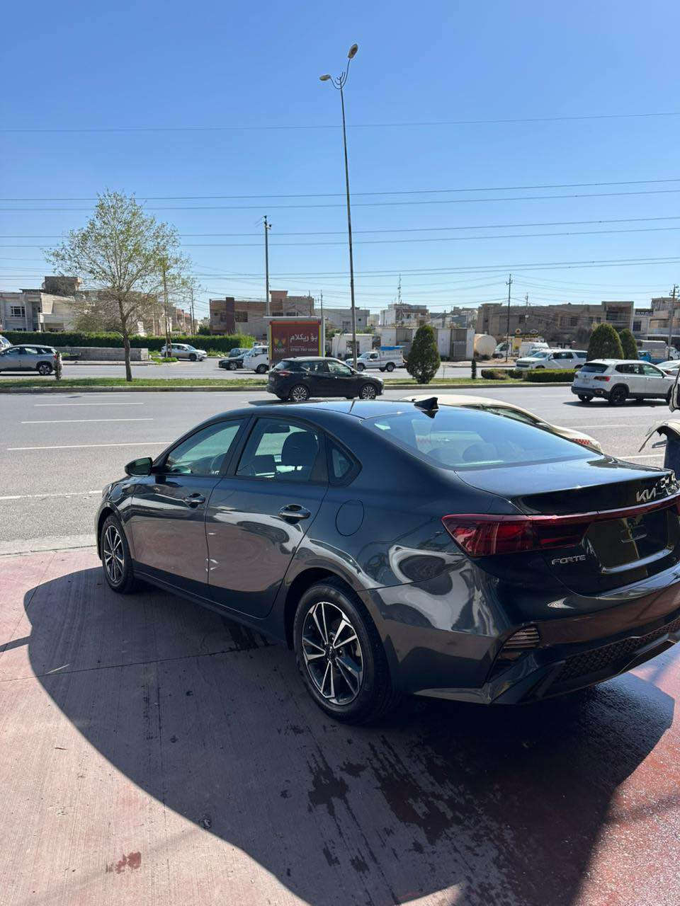 سلام عليكم
كيا فورتي 2024 مواصفات LX
لون نفطي
بدووووون ايرباك📌
بدوووون دواخل📌
باب صبغ فقط وشوية من الدوسة📌
حادث خفيف جدا📌
مكانين (PDR) بارد📌
ماشية 15 الف 📌
السيارة جاهزه من كل النواحي شرط التراي📌
مكينة وگير بشرط📌
السيارة كاتى وتترقم شمالي ب11 ورقة
رقم الشاصي 3KPF24AD2RE709661
العنوان اربيل
السعر 143$ ورقة
***********واتس اب
*********** أربيل, العراق

