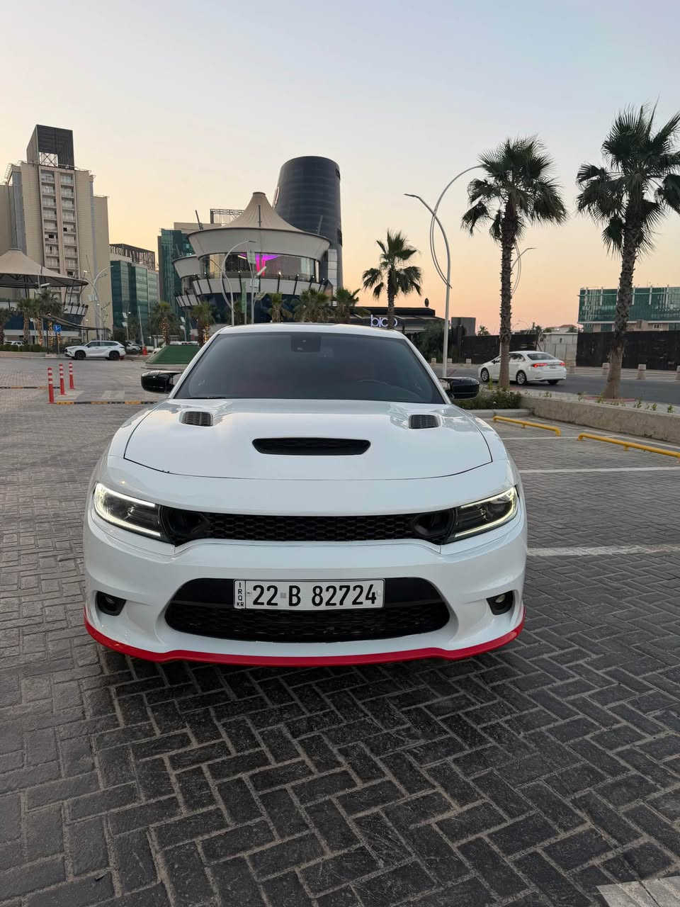 جارجر  جيتي GT  موديل 2021 (  )السونار موجود خابر بيك خير تدلل
الخوان فقد البيع ما الرواس 
***********
السيد الوان البيض المميز 
 فول مواصفات GT 
الدخل الحمر البيلادي
(اقره المنشور قبل ماتخابرني و بيك خير وتدلل))
(السياره بيها فقد بنيت البدون الدخل بشرط الفحص ) 
سياره جديده اي نقص ما بيهه ابد 📍❤️
(سيارة  ماشية ٧٦الف )
سياره جديده بمعنى الكلمه
رقم  اربيل الجديد كلشي جديد
المحرك : V6.  3.6L .
المواصفات :
* جناح خلفي بلادي
* ويل قياس 20 انچ  بلادي تخم تاير جديد
* ستيرن رياضي . 
مقاعد رياضية جلد   حضن
* كشافات الضباب زنون . 
* المصابيح الأمامية مع LED . 
* حساسات . 
* شاشه كبيرة مع نظام ملاحة نفكيشن GPS .
* الشاشة مع اوپشنات SRT . 
* سستم صوت الپاين .
* مقاعد أمامية كهربائية عدد 1 
* تشغيل عن بعد . 
* محدد سرعة . 
* تلفون بلوتوث . 
* كاميرا خلفية .
* مرايا متحسسة للاضاءة العالية .
* كير شفتر بالستيرن . 
* دخول ذكي (بصمة) .

السعر 225📥
للاستفسار
مكان السيارة اربيل 
***********
***********الوتساب أربيل, العراق
