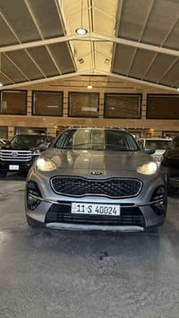 سبورتج 2022 كوري  مكفولة السياره عدا رصعه غيره بل باب  فول 1/1 من عدا ...