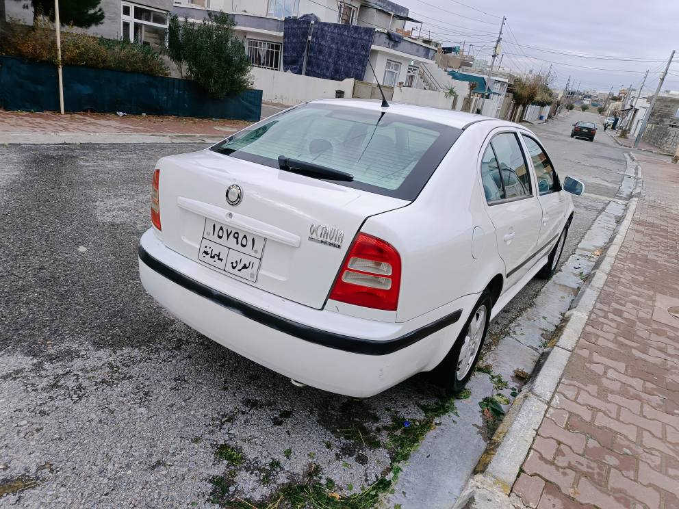 سکۆدا 2009
رەقەم سلئمانی سنەوی یەک سالە بەسەرچووە تەعویلو و بەناوکردئن وغەرامە بە شەرئت مەکینە شانزە گئر عادی بیلاد وبەشەرئتی گئرو ومەکینە و کلاج  وەک شەریکە وابئت بئ دوکەل بئ بوغار بئ سەوئت بئ چەوری 
بۆیاخ چوار پارچەی هەییە پئشتو پئشو شانو سەقفی کەفسە بئ ڕزیو بئ غایسات  تەبرید ساردوو گەرئم لە سەر سویچ  چوار جام کارەبا و قفل مەرکەزی لایتی بەرئز و نئزئم وچواری و تەجیل و موکەبەرەوە برئک و گئجی بەنزین و حەماوەو کرینی بەشەرئت بەرگە کوشئن وداعی تازەییە تاقئم پئش و دوای چرکەی تیا نییە چوارتایە و ویلی لۆکی بۆ بەستراوە  سەیارە زۆر جوان ماوەتە و مالی دۆستە سەعئر44$مەعامەلیەکی برایانە شوئن بازیان 
***********
*********** السليمانية, العراق
