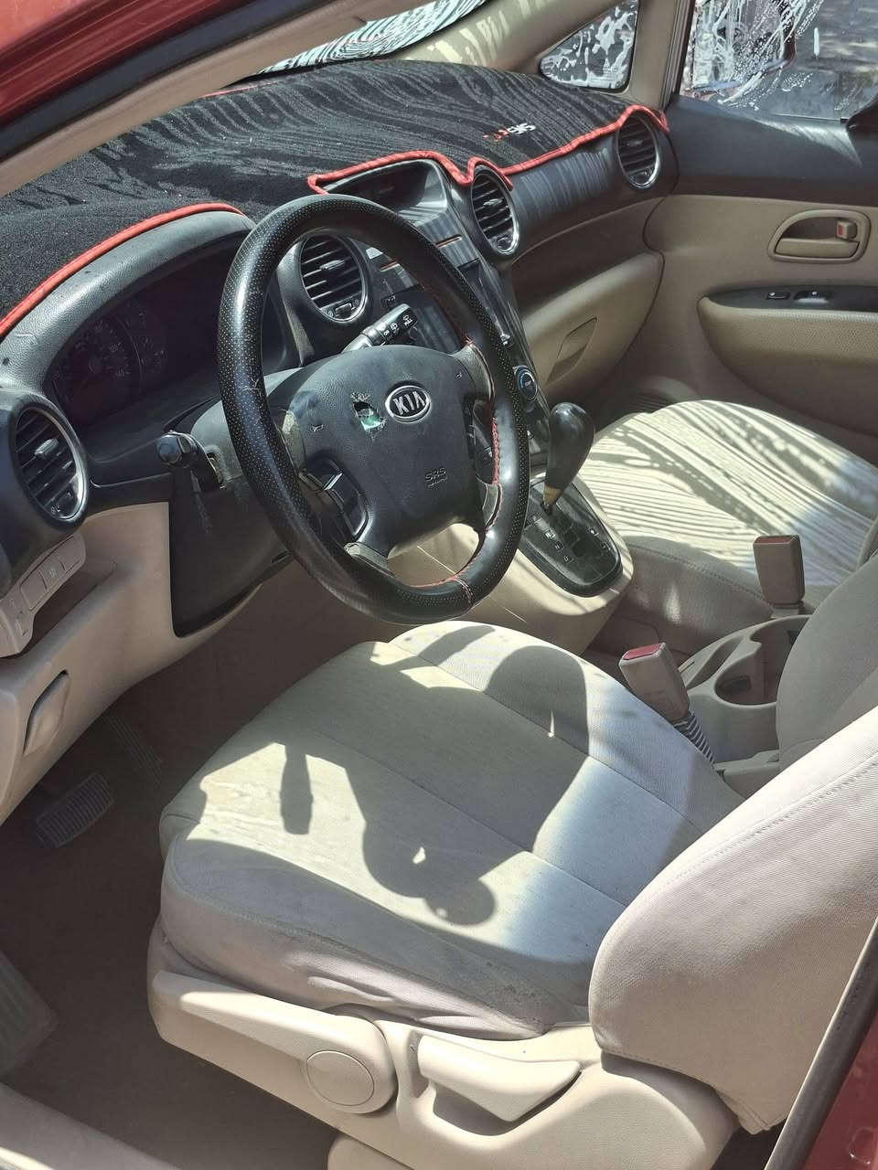 كيا كارنز موديل 2007 امريكي محرك 2400 دوش داخل بيجي 7 راكب وكاله تحويل مضمون رقم جديد تبريد ثلج سياره جاهزه من كل النواحي مكانها النجف السعر 85 اي استفسار اتصل وتدلل ***********
