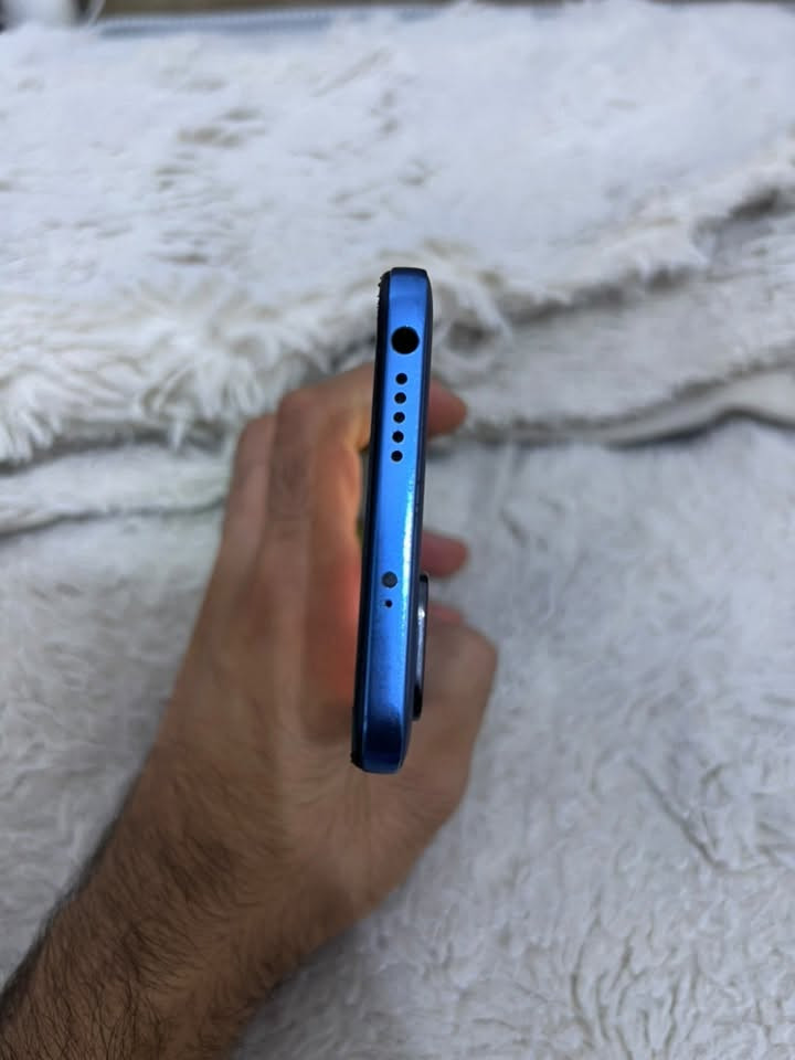 سلام عليكم اخوان جهاز للبيع . Redmi Note 11 ذاكره جهاز ١٢٨ جهاز مابي شي شغال ونضيف مبدل شاشه مرتين فقط سعر الجهاز 85 الف  رقم جهازي ***********
