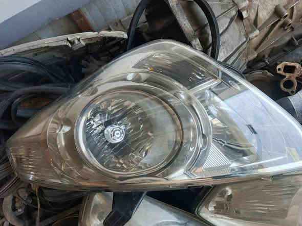 مكينة ستاركس بانزين دكشن عالي جديدة للبيع مع عقل وضفيرة وعبوة بانزين مع ويل كب بلادي جنطة سلفر سياحي وباب ايمن سلايت مع جاملغات اسود وبنيد سبايدر سلفر لايت ايسر  العنوان ناصرية مركز ***********
